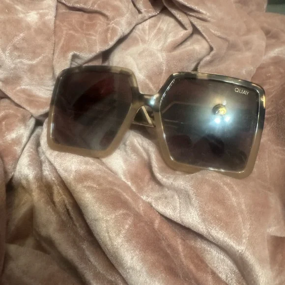 Quay Australia | Accessories | Quay Australia Oversized  display picture 1